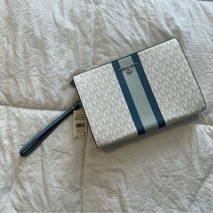 Brand new Michael Kors Wristlet